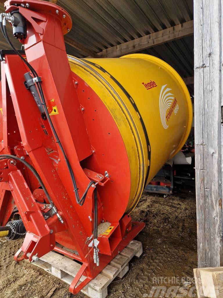 Tomahawk 5050 Bale shredders, cutters and unrollers