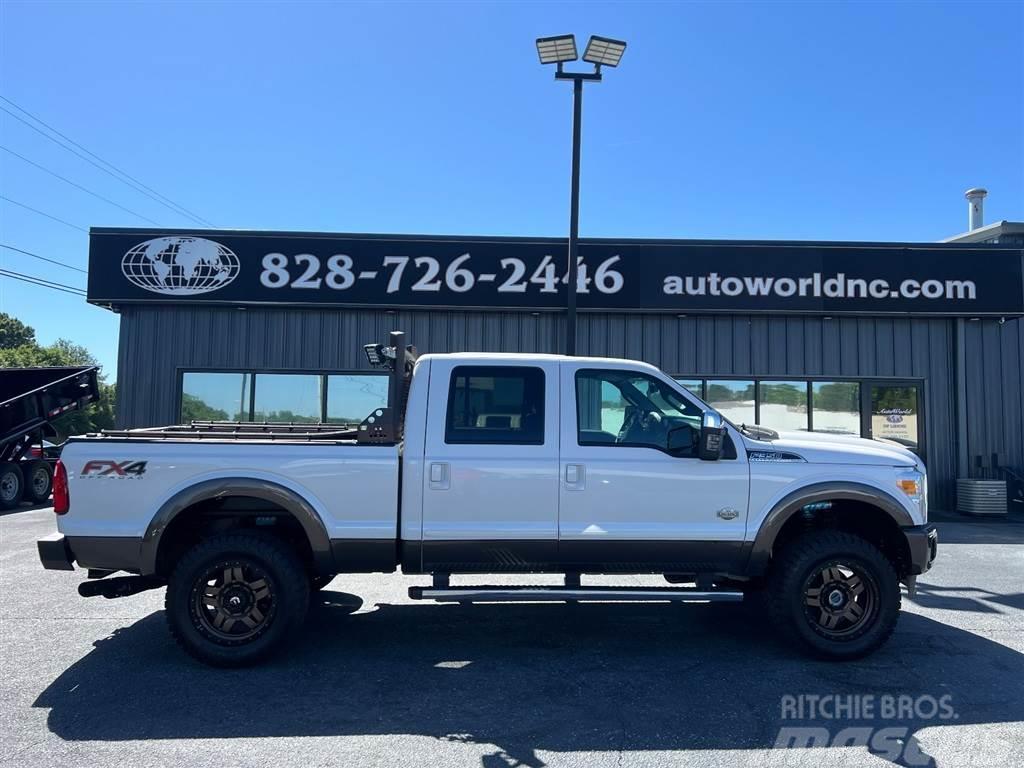 Ford F-350 SD King Ranch Crew Cab 4WD Pick up/Dropside