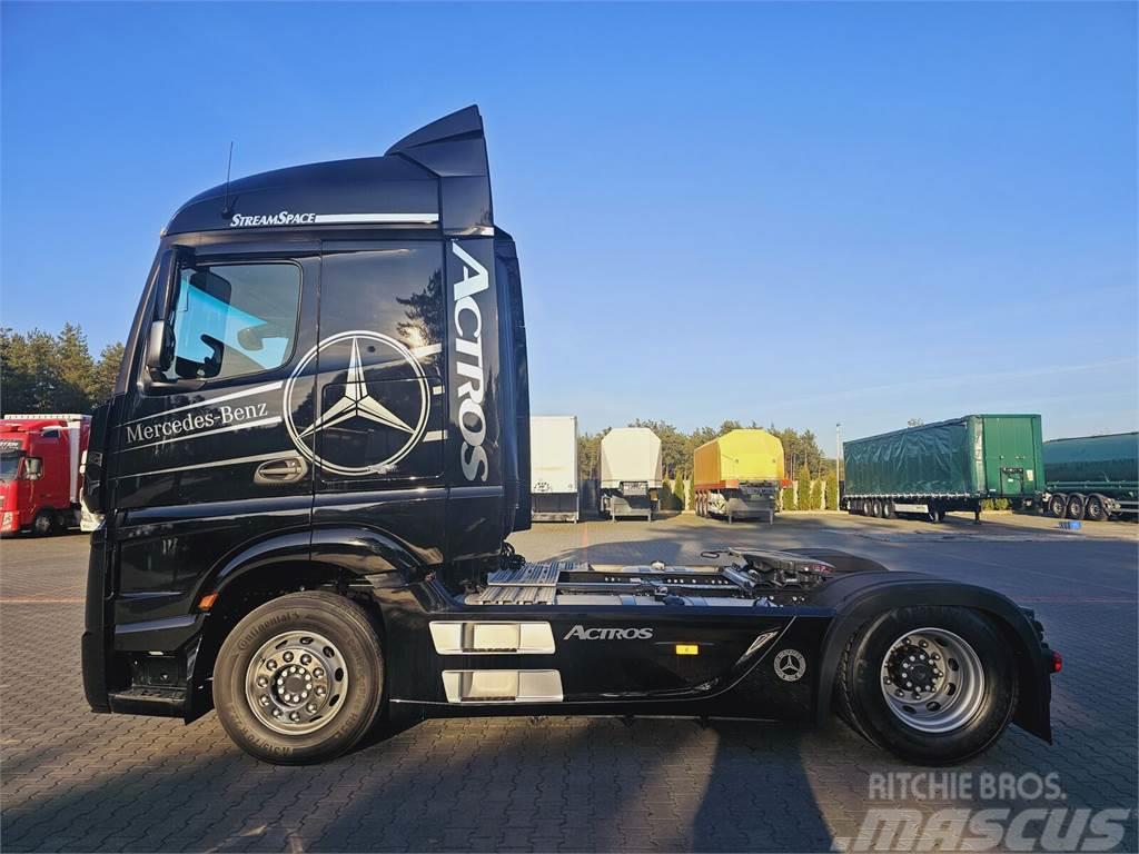 Mercedes-Benz ACTROS 1843 / STREAM SPACE / EURO 6 / 2015 ROK Truck Tractor Units