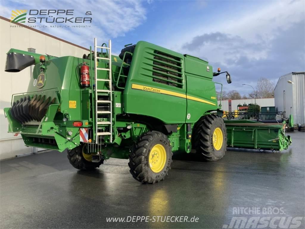John Deere W650 Combine harvesters