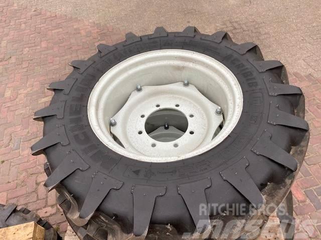Michelin 13,6 R24 verstelbare velg (nieuw) Tyres, wheels and rims