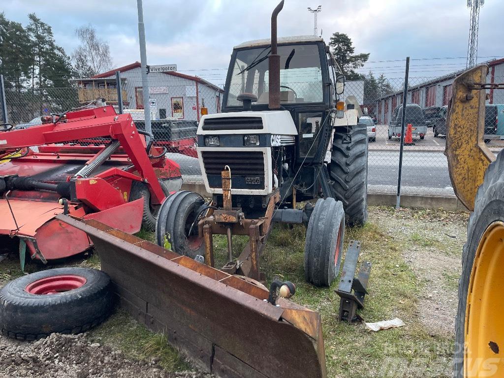 CASE 1494 Hydrashift med snöplog Tractors