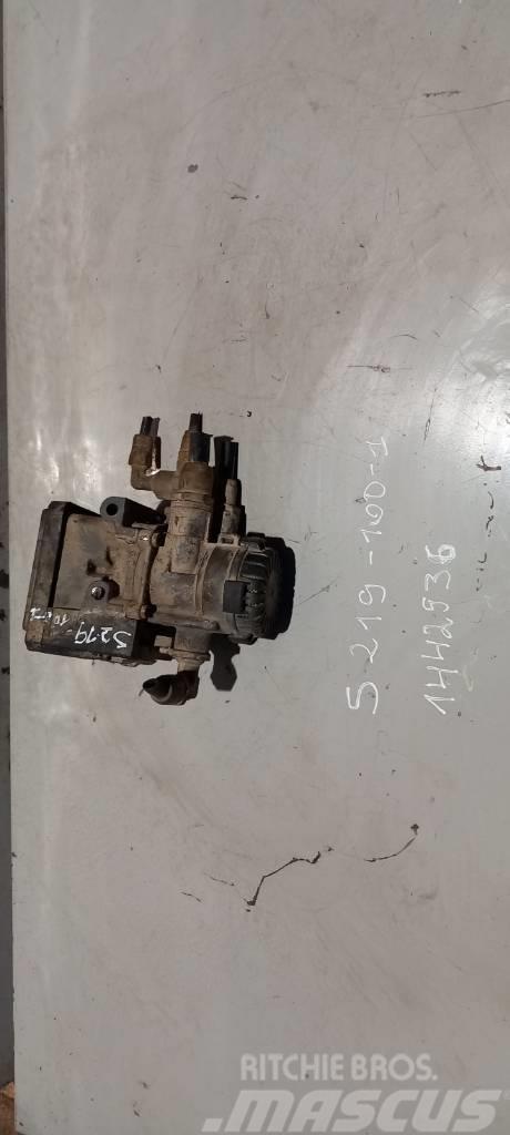 Scania R420 1442936 EBS valve Transmission