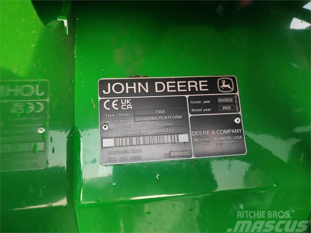 John Deere T670 Combine harvesters