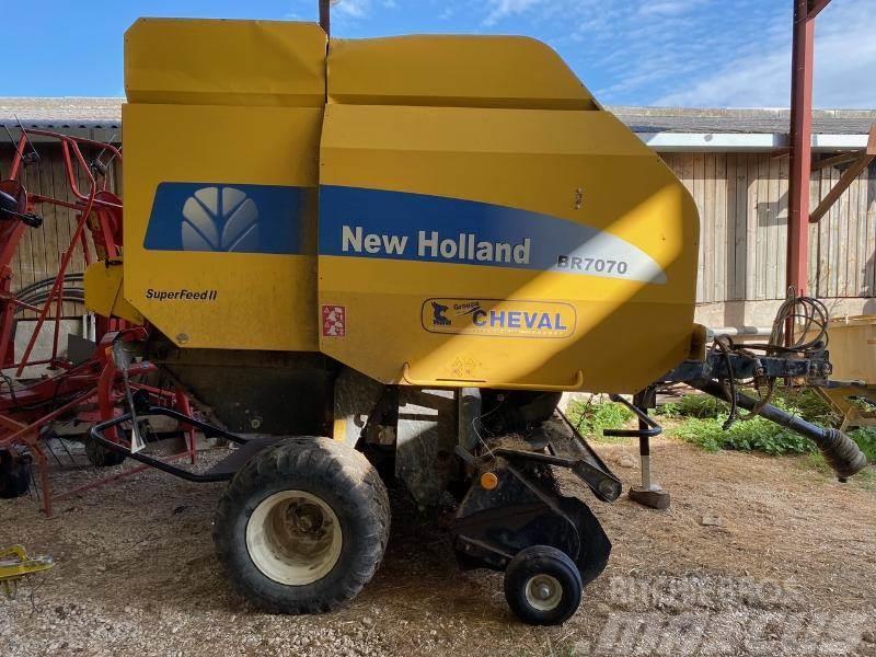 New Holland BR 7070 Round balers