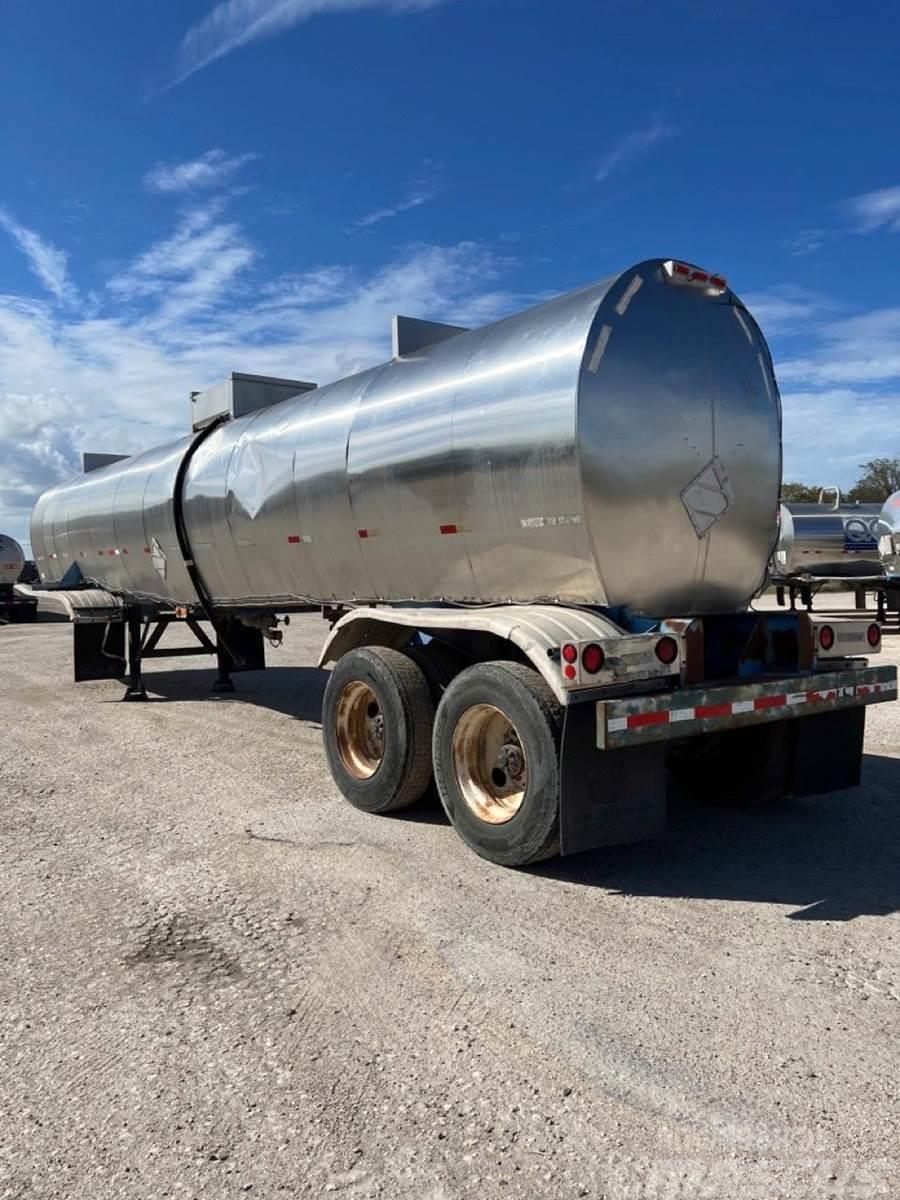 Fruehauf 6500 GALLON - STAINLESS - CONICAL Tanker trailers