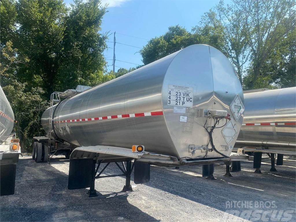 Heil MC 307 | 7000 GAL STAINLESS| CENTER DISCHARGE Tanker trailers