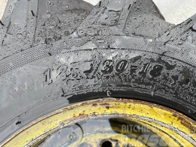 Komatsu WA 65-3 KOŁA 2 SZT Tyres, wheels and rims