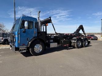 Peterbilt 320
