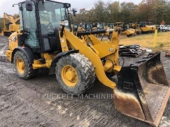 CAT 906 M