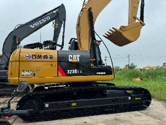 CAT 323D2