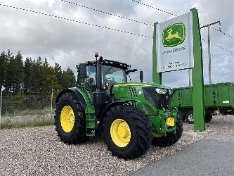 John Deere 6215R