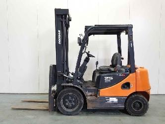 Doosan D25S-5