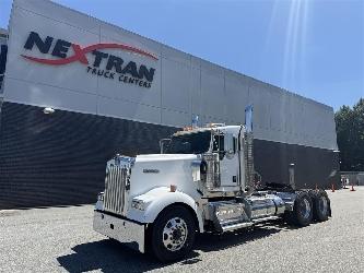Kenworth W900