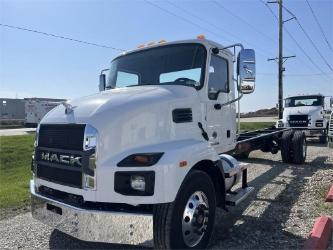 Mack MD6 42R