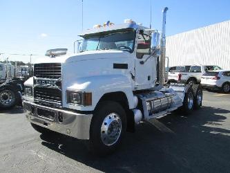 Mack PI64T
