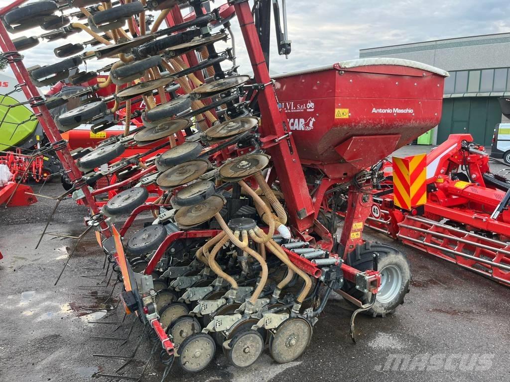 Mascar Montana 600 Precision sowing machines