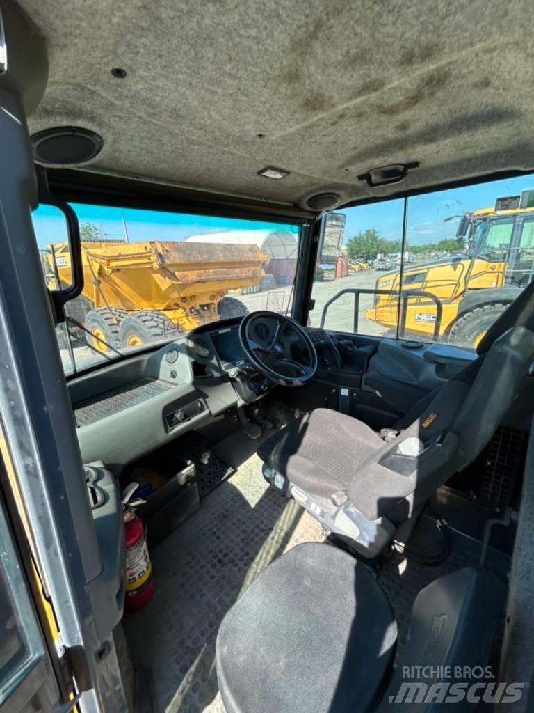 Bell B30E Articulated Haulers