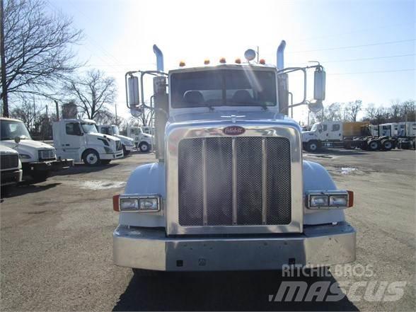Peterbilt 365 Sewage disposal Trucks