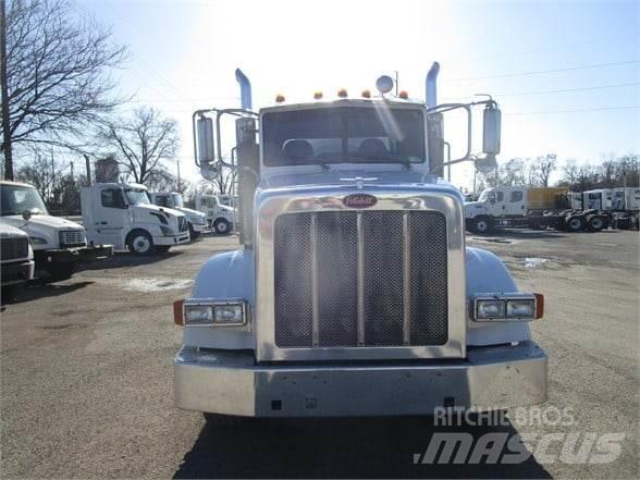 Peterbilt 365 Sewage disposal Trucks