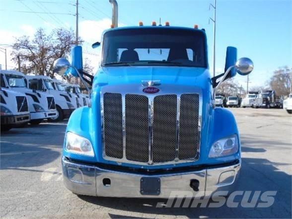Peterbilt 579 Truck Tractor Units