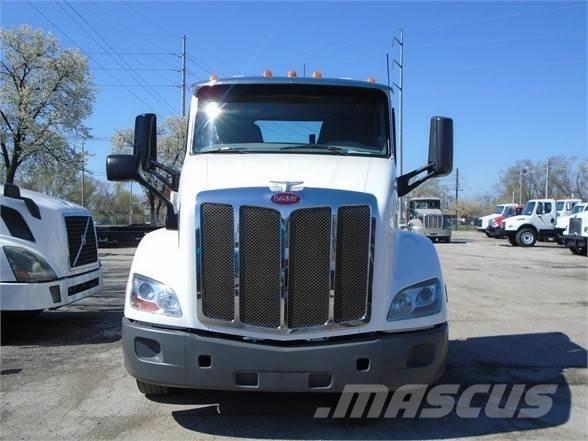 Peterbilt 579 Truck Tractor Units