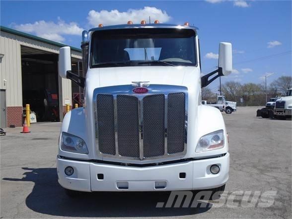Peterbilt 579 Truck Tractor Units