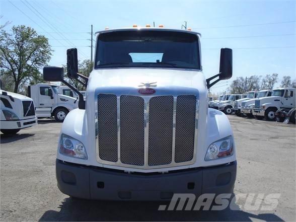Peterbilt 579 Truck Tractor Units