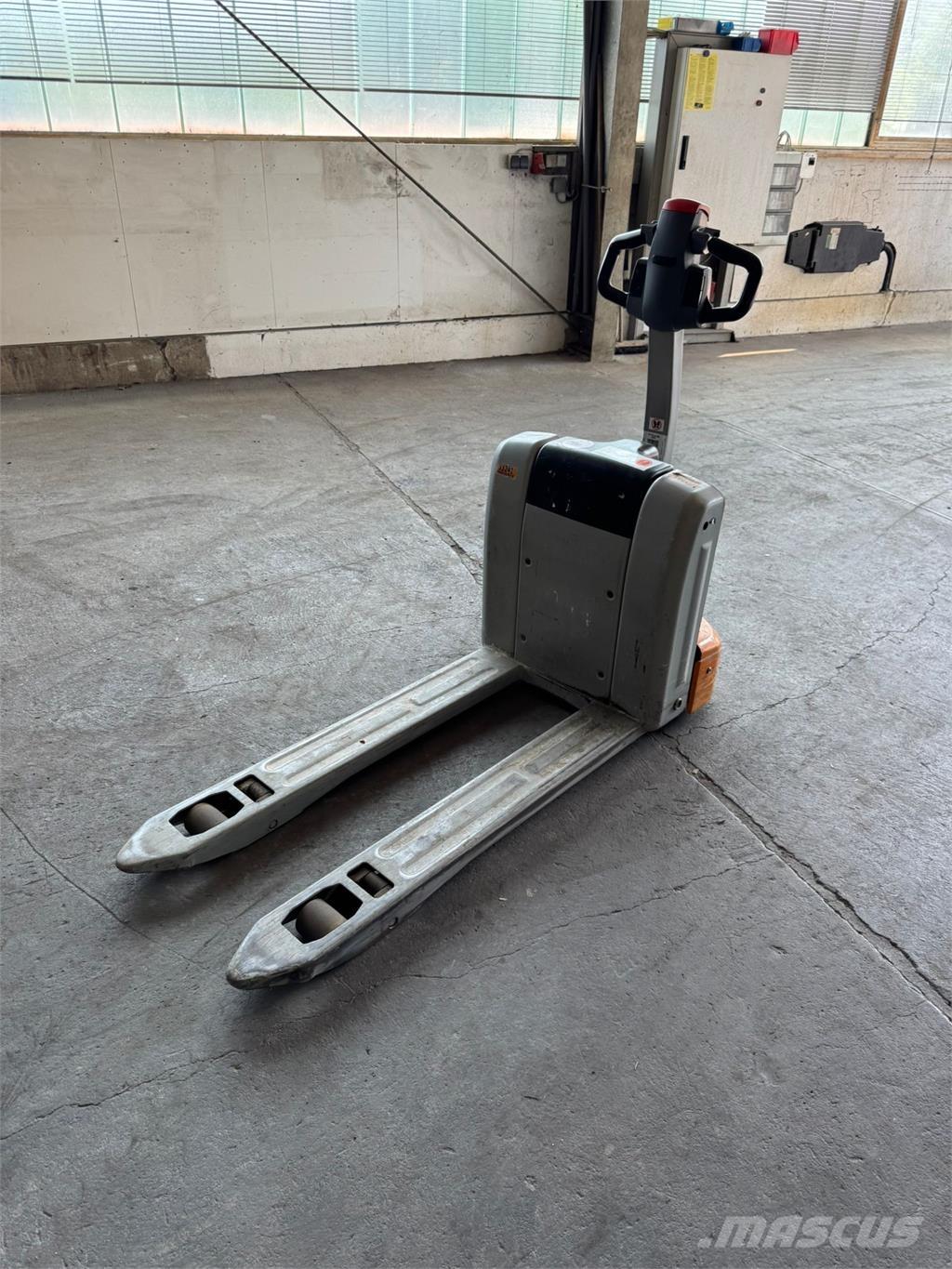 Still ECH 15 Pedestrian stacker