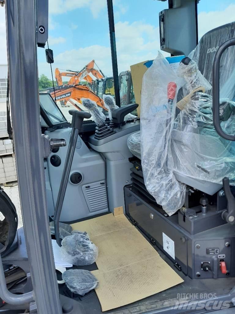 Doosan DX 63-7 Mini excavators < 7t