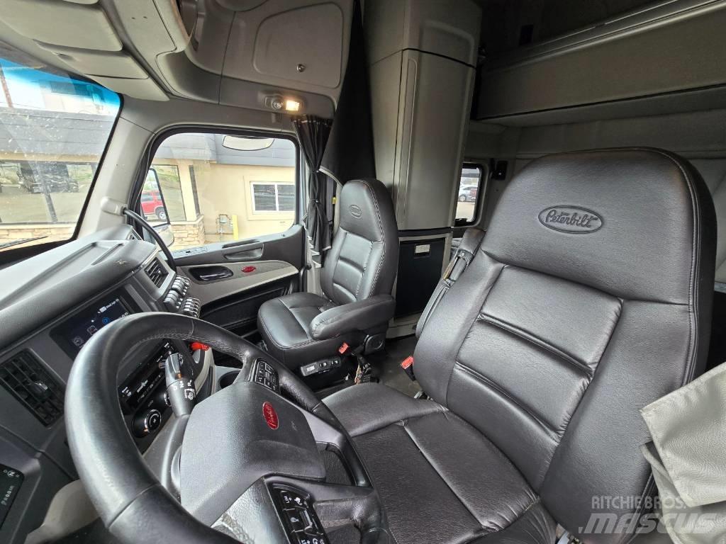 Peterbilt 579 Truck Tractor Units