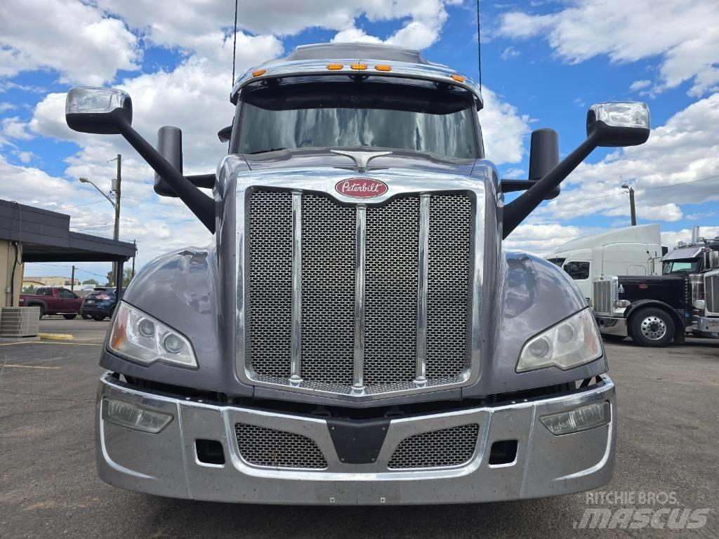 Peterbilt 579 Truck Tractor Units