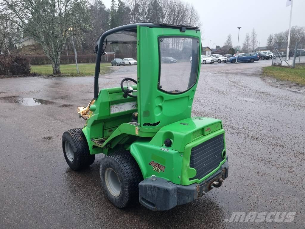 Avant 630 Mini loaders