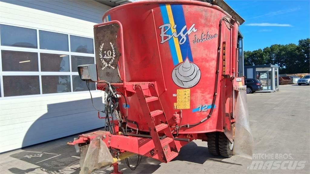 Peecon VME 120 Mixer feeders