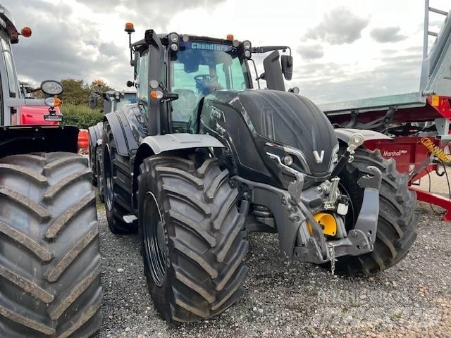 Valtra T215A Tractors
