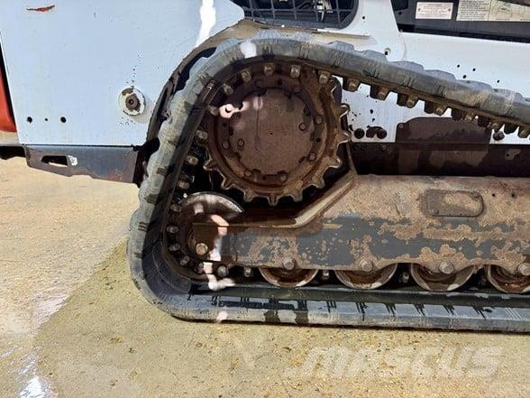 Bobcat T740 Skid steer loaders