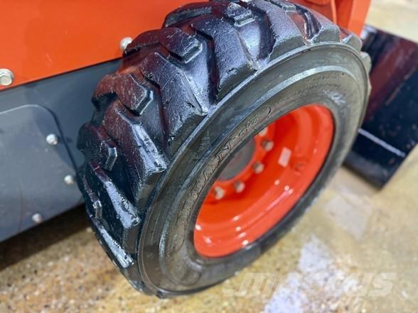 Kubota SSV65 Skid steer loaders