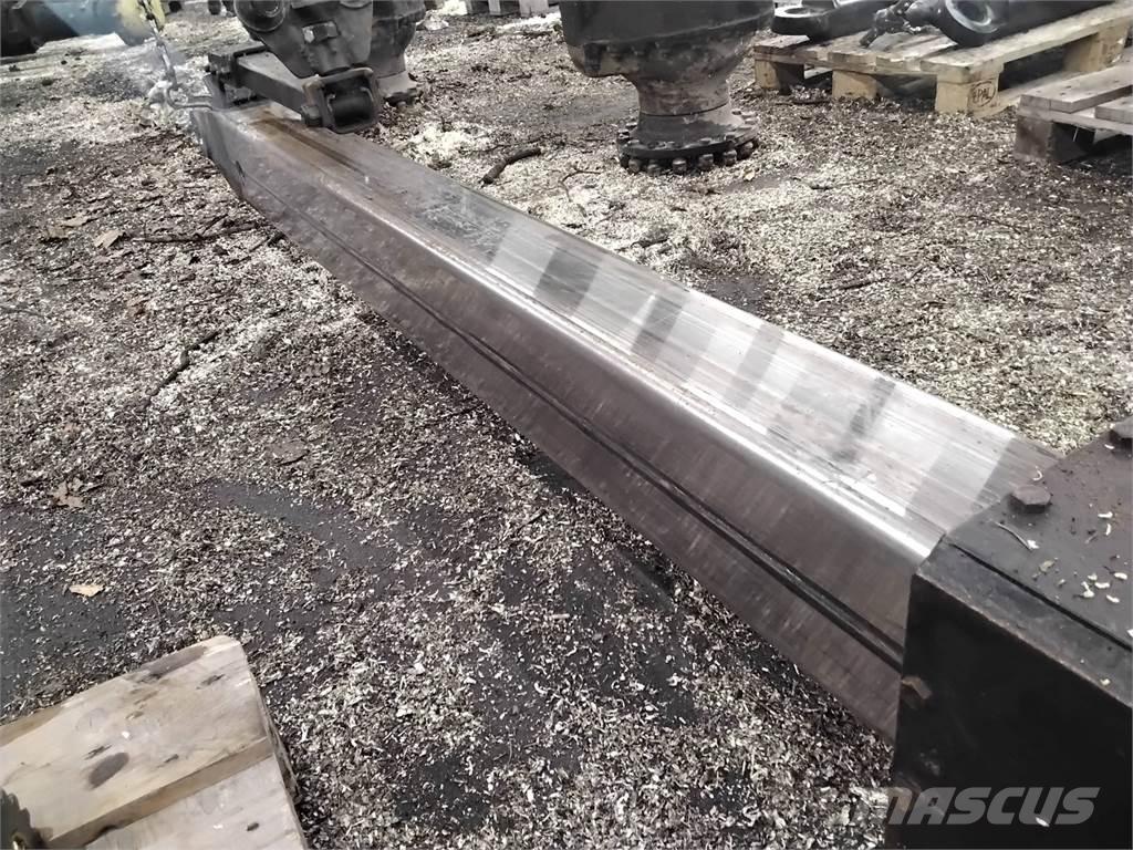 John Deere Ch8 Harvester cranes