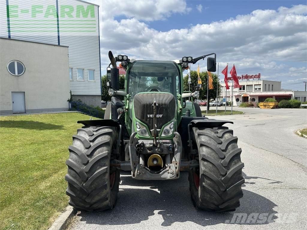 Fendt 718 vario Tractors