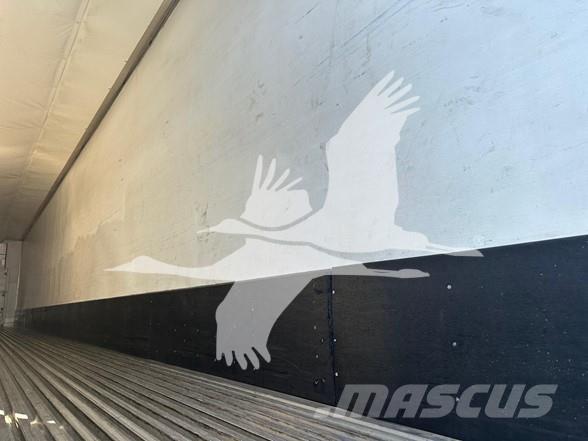 Utility 3000R Temperature controlled semi-trailers