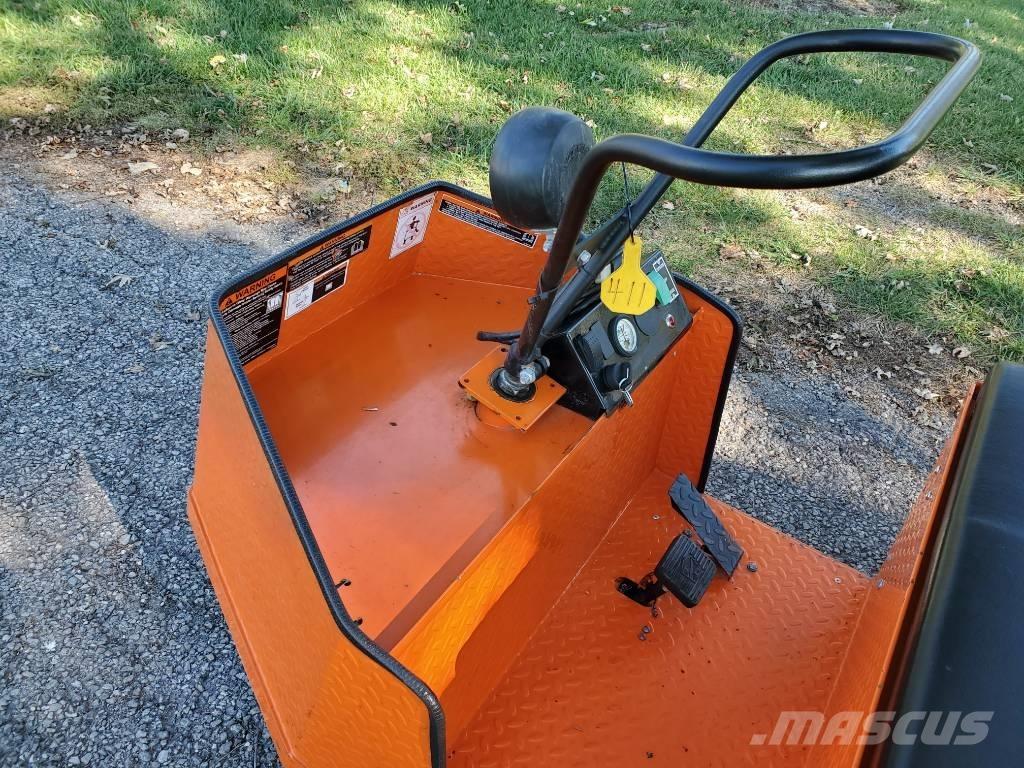 Taylor-Dunn SS536 Towing truck