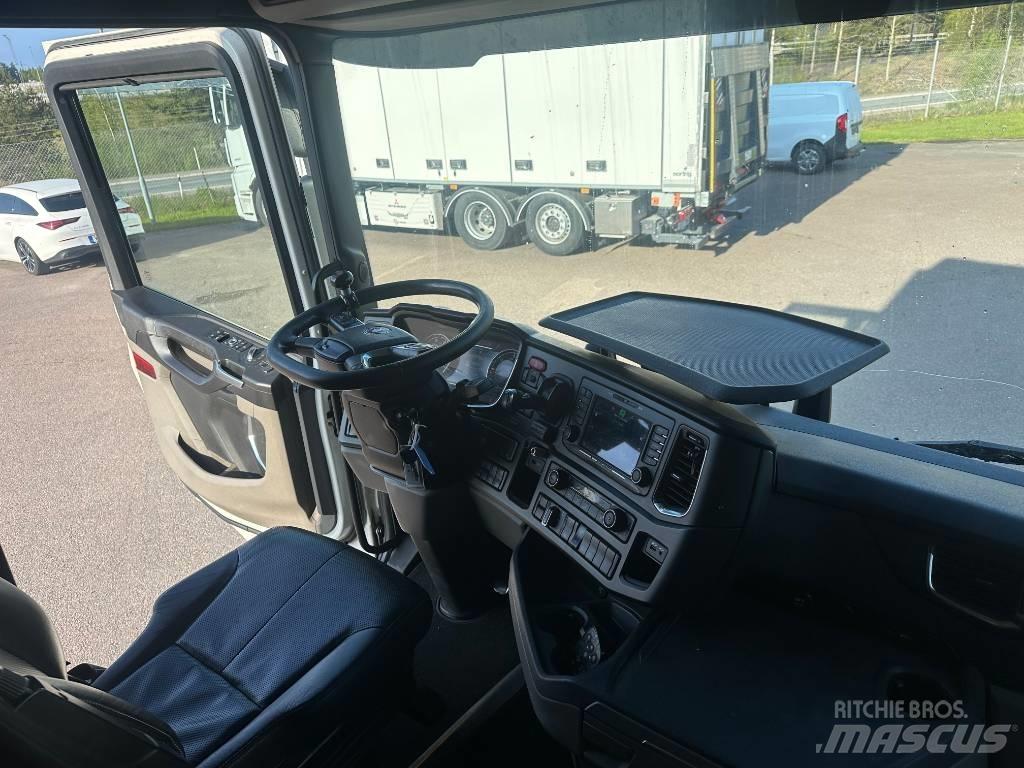 Scania R520B6X2NB Van Body Trucks