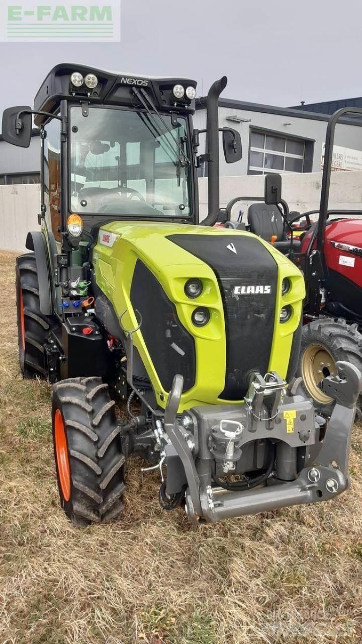 CLAAS nexos 240s Tractors
