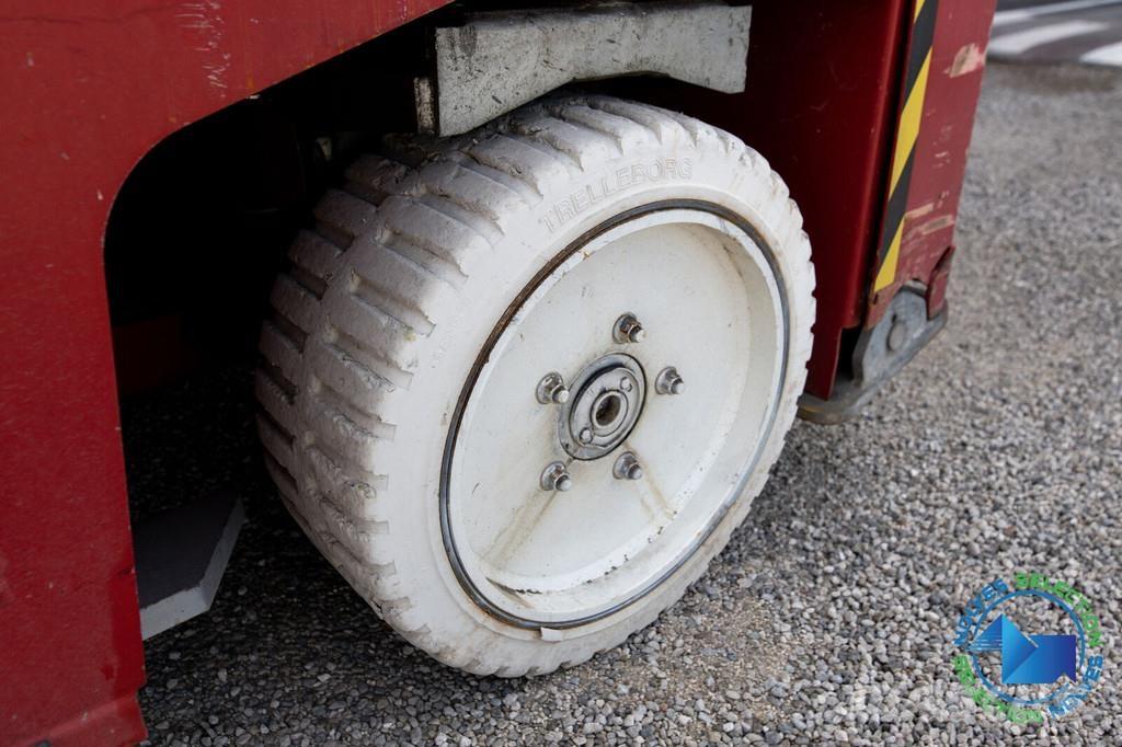 PB S225-12 Scissor lifts