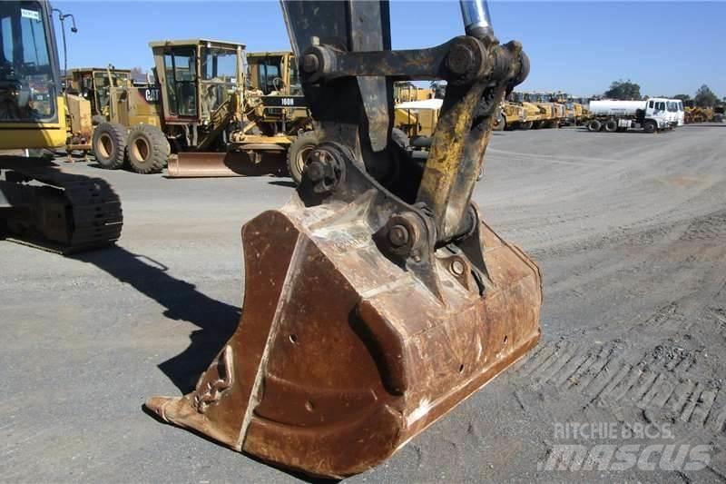 Komatsu PC300-8 Mini excavators < 7t