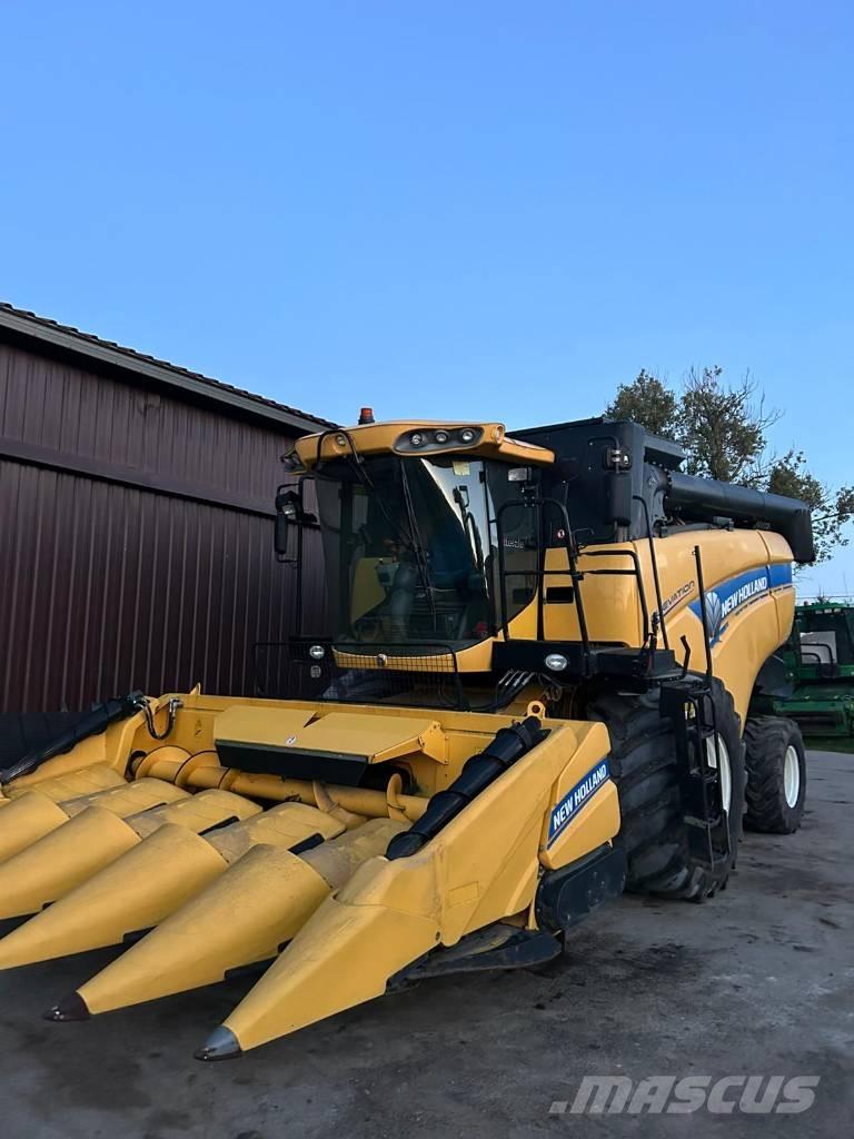 New Holland CX 5090 Combine harvesters