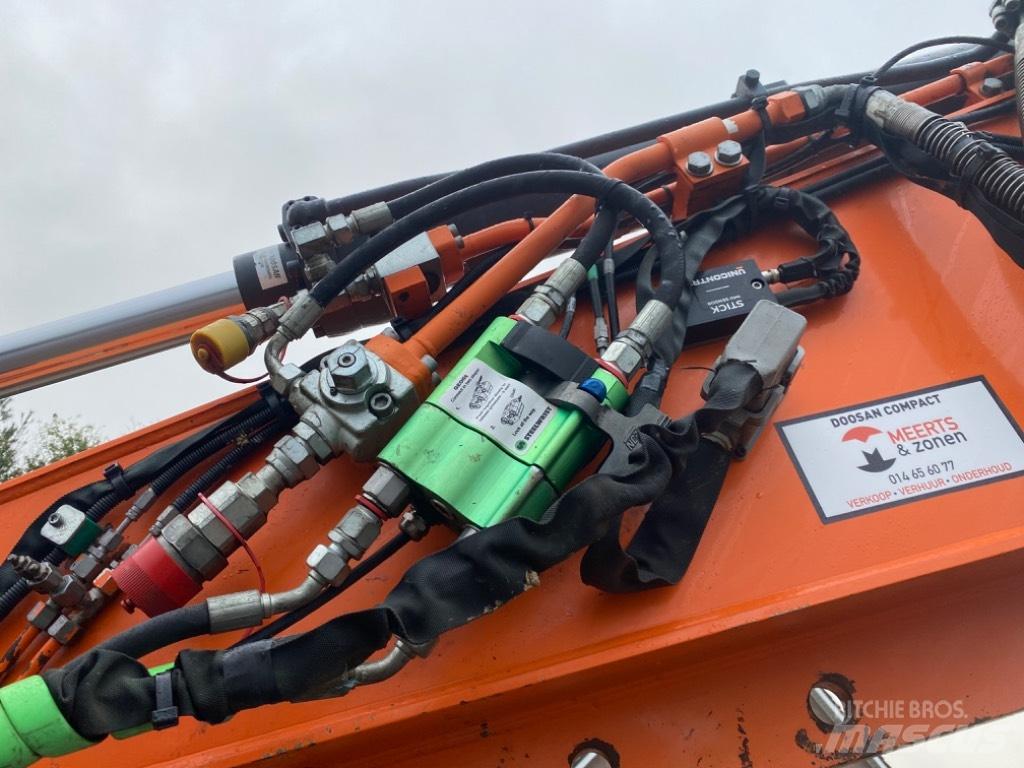 Doosan DX 140 W -5 All terrain cranes