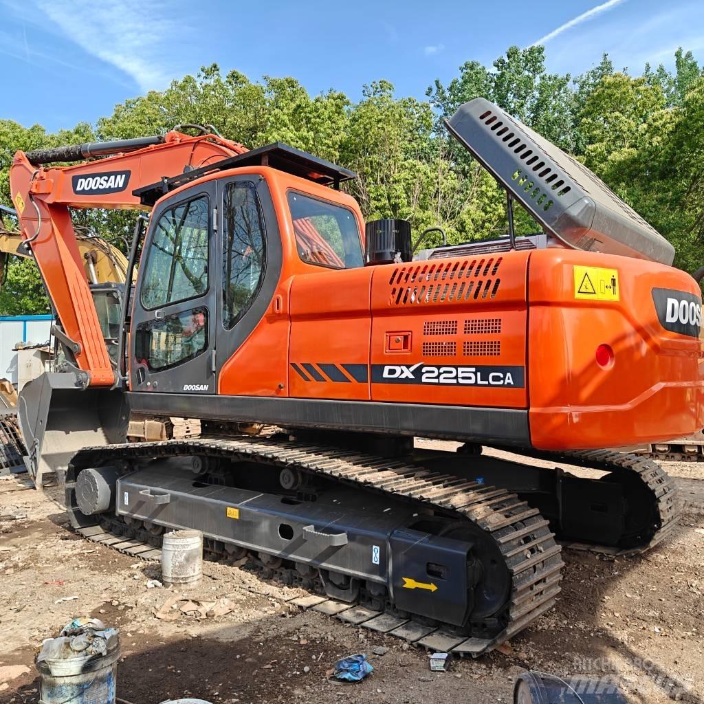 Doosan DX 225 LCA Crawler excavators
