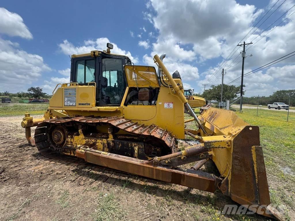 Komatsu D65WX-17 Crawler dozers
