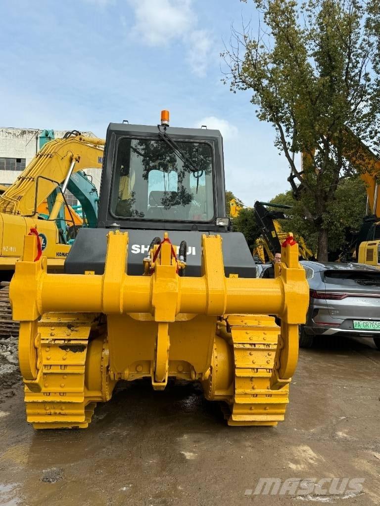 Shantui SD 16 Crawler dozers